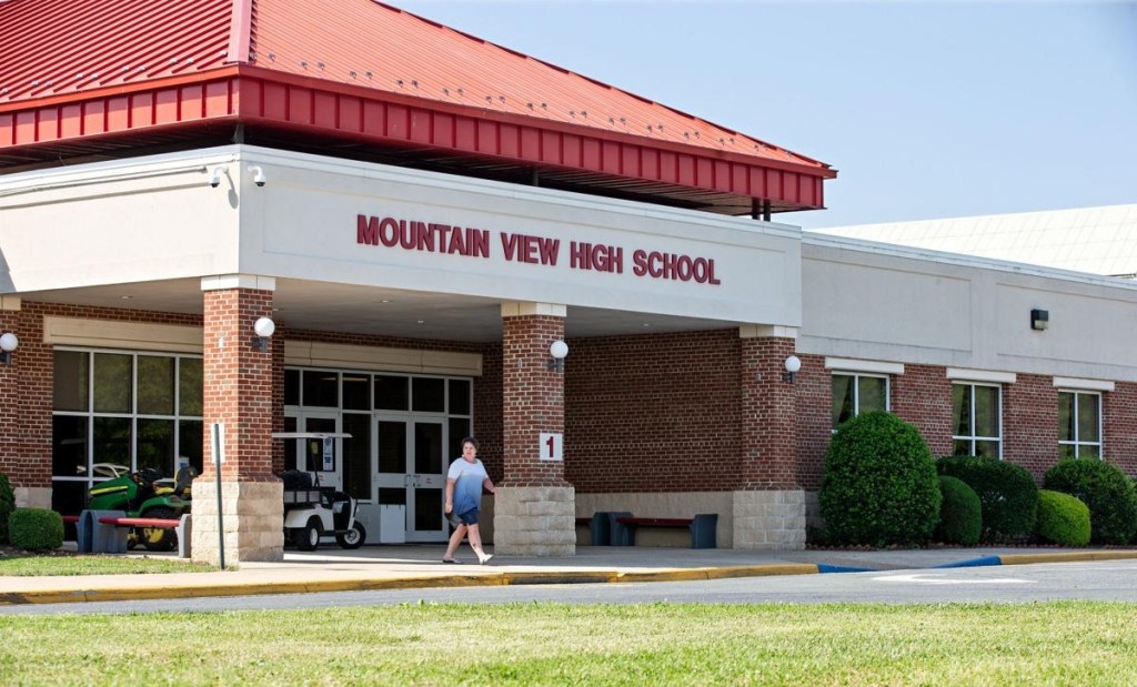 Rob Reads: “Virginia school board votes to&nbsp;restore Confederate names to two&nbsp;schools”