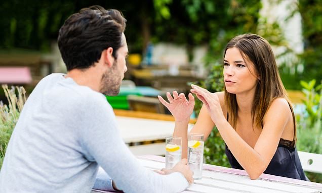 Rob reacts: “Floodlighting is the new toxic dating trend”