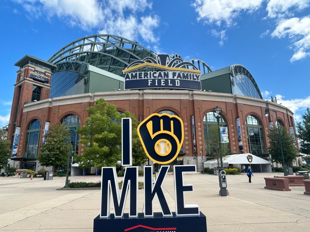 Rob reviews: American Family Field, Milwaukee,&nbsp;WI￼